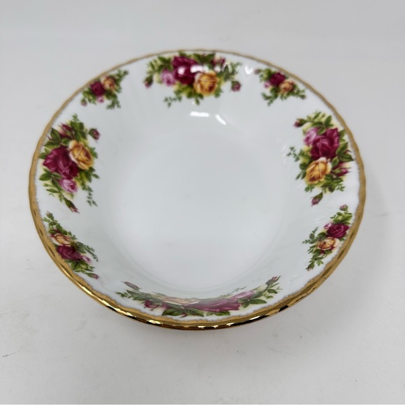 Royal Albert NWT Old Country Roses Open Vegetable Dish